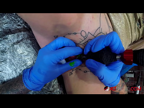 ❤️ Extrem tätowierte Hottie Sully Savage hat ein Tattoo auf ihrer Klitoris ❤️ Porno fb bei de.onlyhdporn.ru ❌️❤